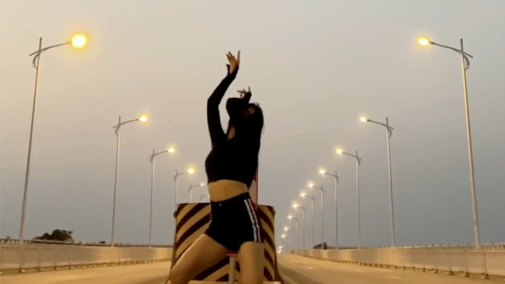 [BLACKPINK] LISA — "Attention" Dance Cover