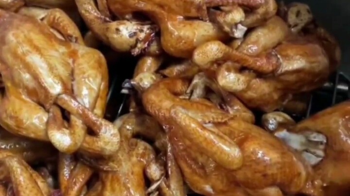 As everyone knows, Fuli in Anhui is famous for its braised chicken.
