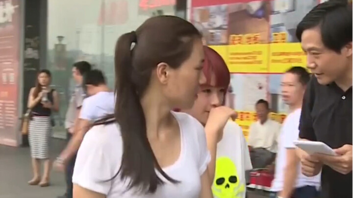 قبل أكثر من عقد من الزمن، لم يكن لي جون مشهورًا بعد، وكان يتعرض للرفض مرارًا أثناء إجراء استطلاعات ف