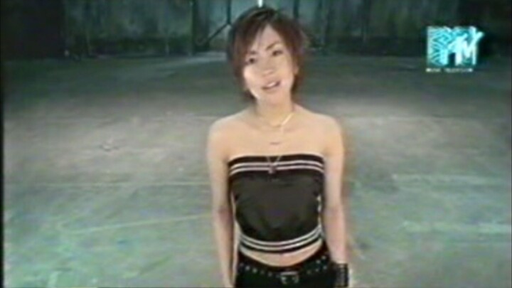 Utada Hiraku - Wait & See ~ リスク~ (MTV Asia Most Wanted 2000)