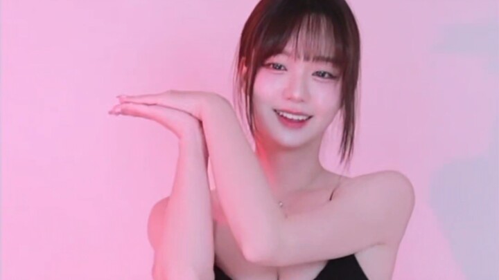 [คัดสรรโดยพิธีกร] SMMMS2002 กระโปรงรัดรูปสีดำ