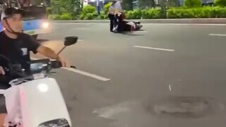 Pukulan yang menghancurkan persaudaraan