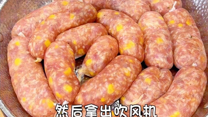 Cina ketan kulit renyah dengan daging segar, kenyal berair—mahasiswa sebelah sampai ngiler nggak kar