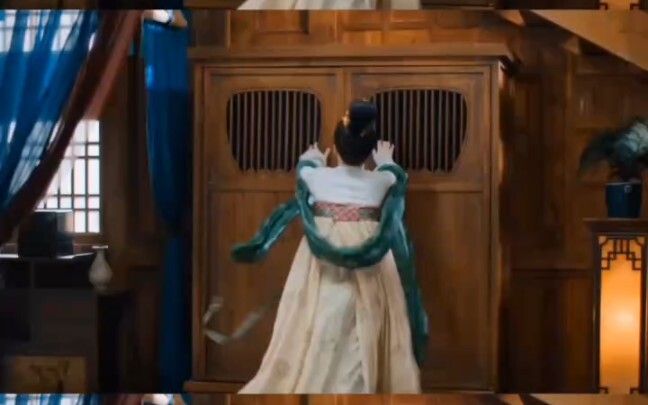 The director is so good, this scene is so dramatic and funny.