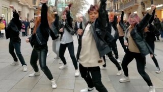 Cháy rồi! Nhóm nhảy EST của Tây Ban Nha biểu diễn bản cover đường phố ca khúc "JIKJIN" của TREASURE,