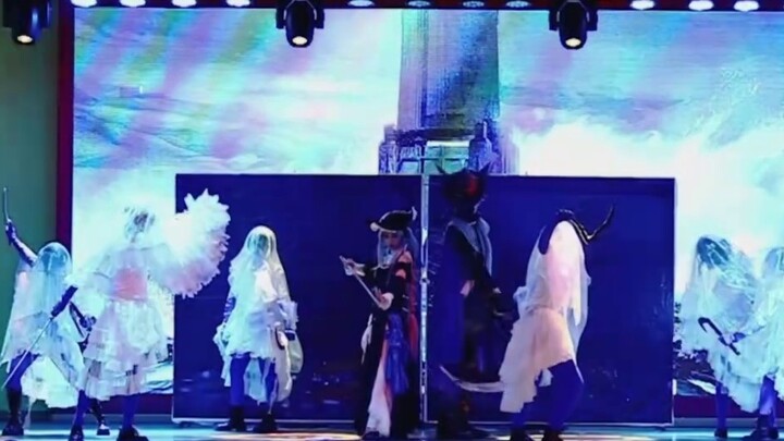 One ep of time will tell you how handsome 190cm Ulpian is in a stage play [ Arknights ]