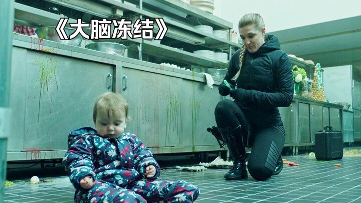 Wanita sengaja menumpahkan permen yang mengandung virus ke lantai, berusaha menginfeksi anak di depa