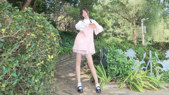Peach blossoms laugh hahaha, I wish you all a happy new year~