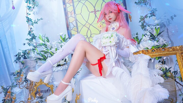 [COSPLAY] Xmas coming and you will marry me🎄🎄🎄 Character: Yae Miko 💕. Game: Genshin Impact.