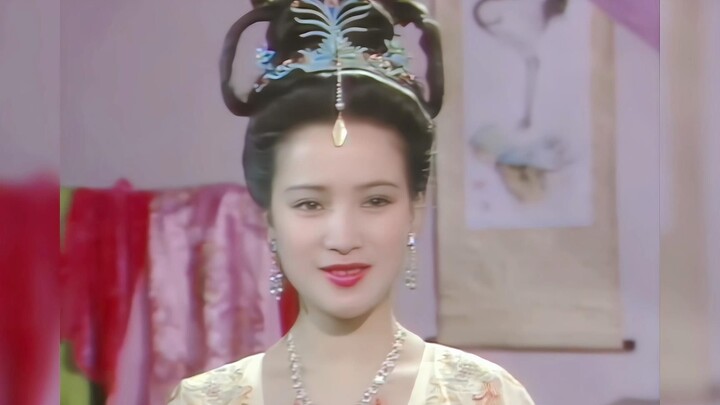 The phoenix hairpins in old dramas are so beautiful!! They are no longer used in current dramas