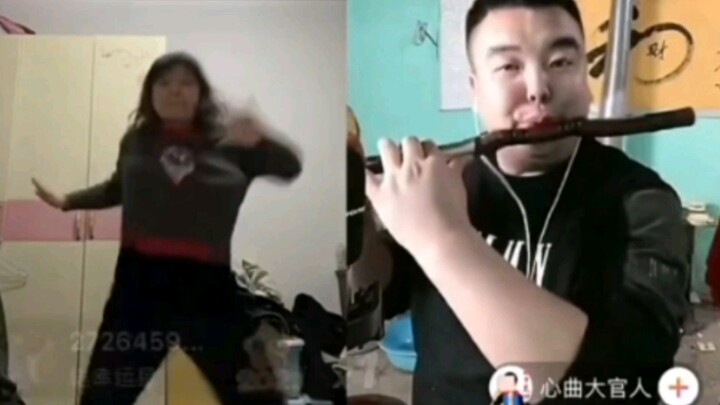 Thầy Quách thi đấu biểu diễn "Kinh Hồng Vũ"