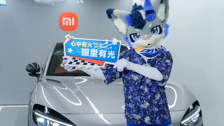 Xiaolong vui vẻ mua phiên bản cao cấp nhất của YU7 Max không có tủ lạnh