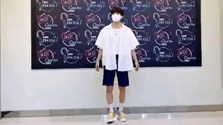 【离危李旻浩金昇玟】KISS the radio 惩罚视频!迷主唱做梦色糕点师challenge太可爱啦，还有离危双人练习视频!