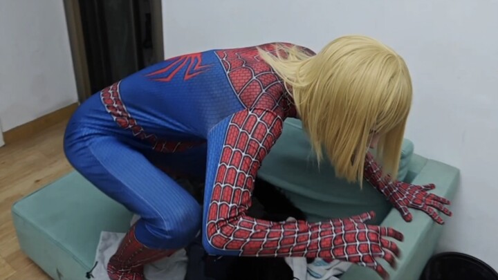 Tôi lại tưởng tượng, tôi là Hatsune Spider-Man, bảo vệ Tokyo và đánh bại Penguin bất khả chiến bại, 
