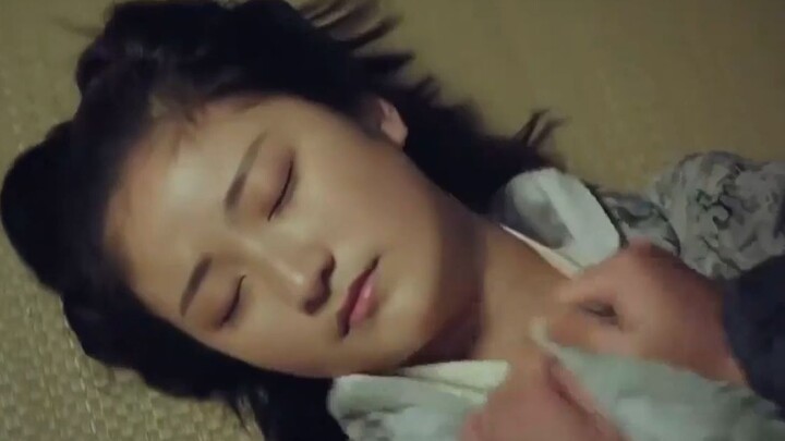 女孩装死，没想到鬼子更爱玩尸体