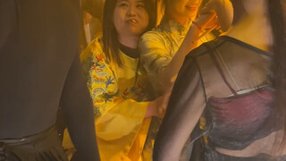 Unbelievable! These two empresses are so quick-tongued they're practically talking out the back of t