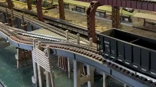 Ini juga sesuai dengan teorema energi kinetik, bukan? Prinsip ini adalah jalur kereta api berbentuk 