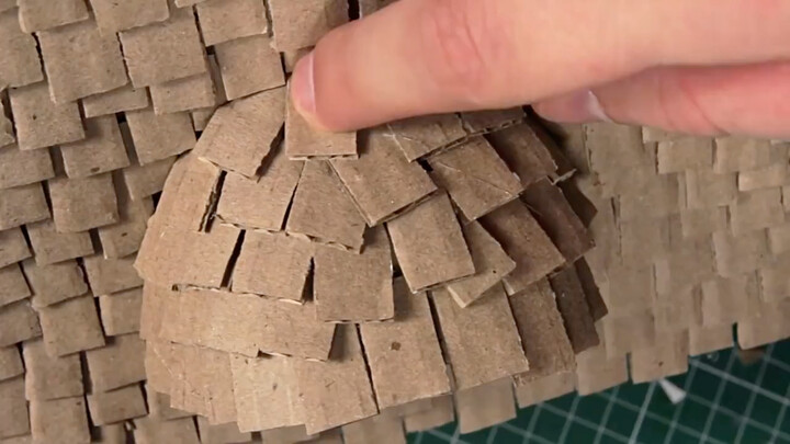 Today we’re DIYing a house out of cardboard—super easy! If you like it, hit that save button! #DIYCr