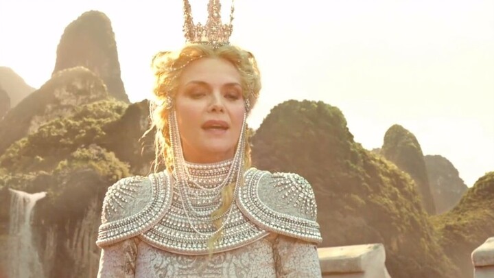 Motherly love is truly amazing—she'd sacrifice herself ten thousand times just to save you.