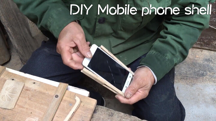 Người thợ mộc làm ốp điện thoại bằng gỗ, dùng được thật này