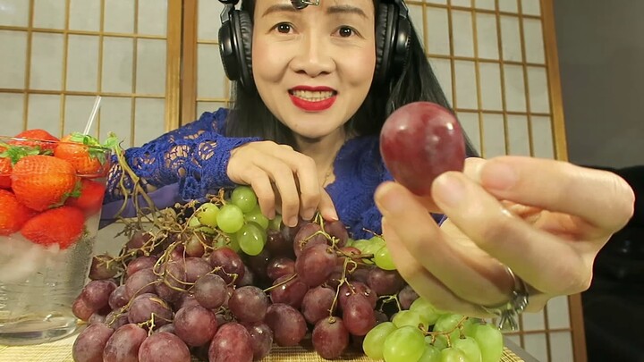 ASMR eating grapes