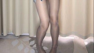 เส้นไหมสีเทาเต้นสักหน่อย