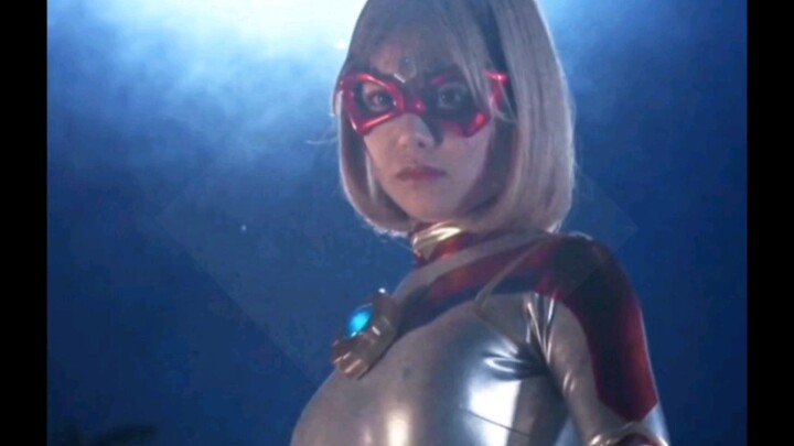Setelah raksasa wanita bertransformasi, dia bertemu dengan dua monster kuat#特特拍剧#女ULTRAMAN#Transform