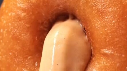 Makanan penutup ini kelihatannya agak menggoda.