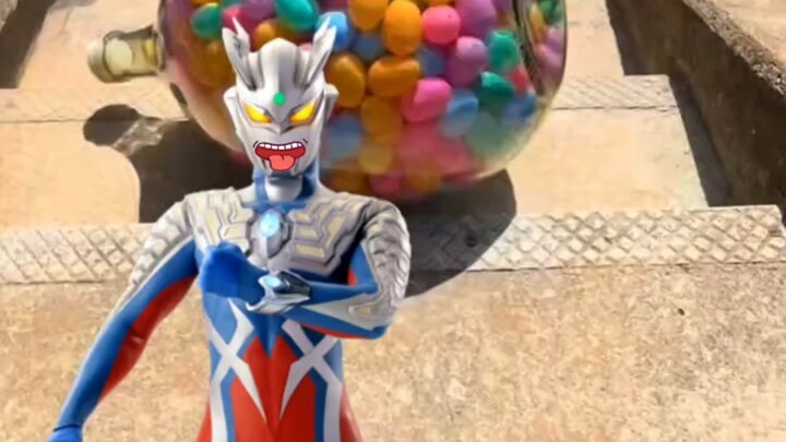 Don’t look at the Ultraman photos posted by Brother Zero.