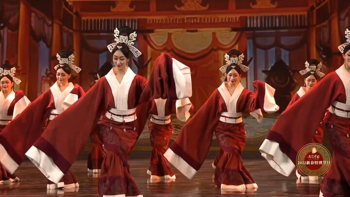 When “Luo Le Bai” Meets Ancient Chinese Dance: A Feast of Eastern Aesthetics