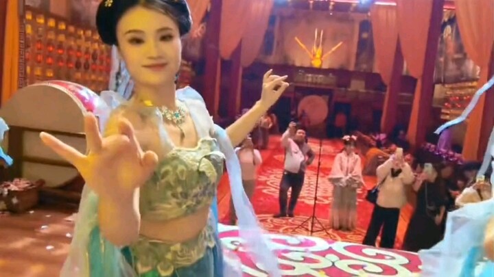 Tarian Kursi Singgasana Longyi Chongqing Qingyu