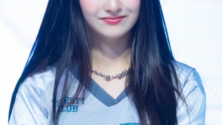 Idols who earned their first No. 1 spot only after more than 1,000 days since debut—hard-earned and 