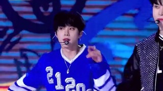 [Kim Jung Woo Straight Shot] 211225 SBS Gayo Daejeon "Universe" stage sports style blue Xiaoyou