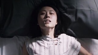 A girl has been paralyzed in bed for 10 years, and strange men are rushing to "take care" of her! Ko