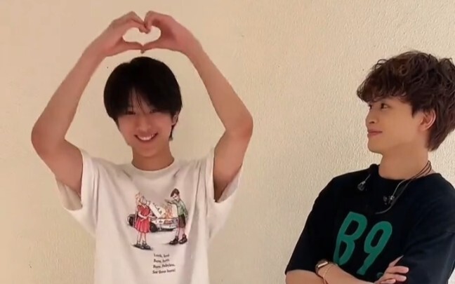 【恋恋洗衣店】icex TikTok更新 被大前辈看着跳舞了呢