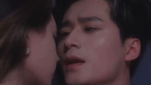 Tau ini pernikahan kontrak, tapi saat ia mau pergi, CEO hilang tenang dan memohon