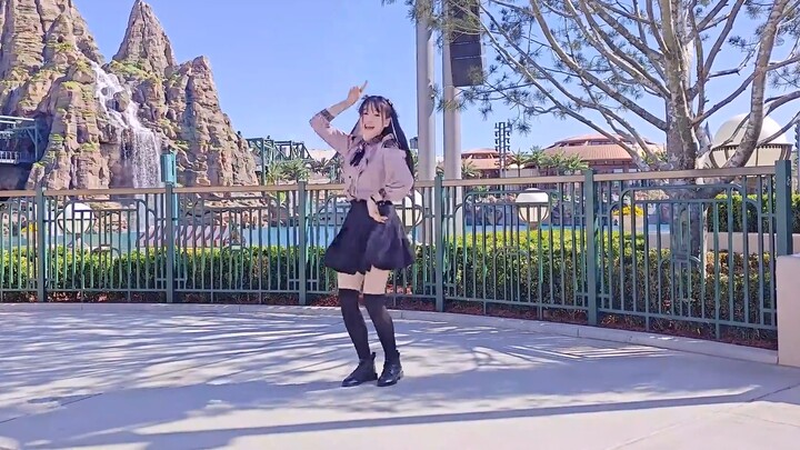 45 seconds to take you around Universal Studios Beijing