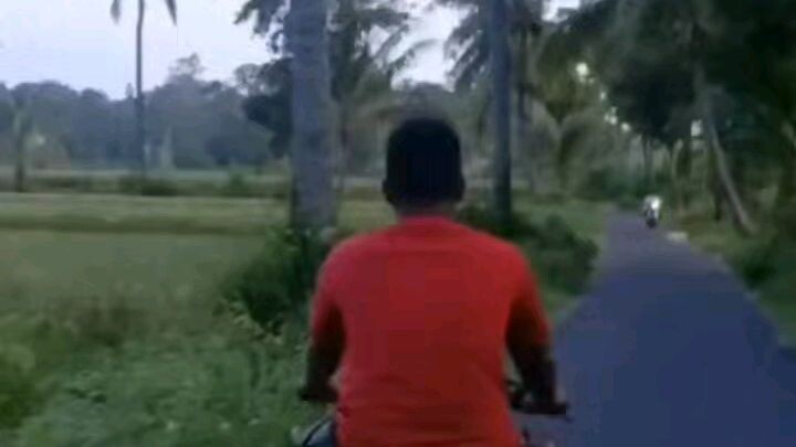 lagi pusing pusingnya malah kejatuhan kelapa