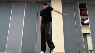 穿黑衣服跳Popping虽然吸Pop，但紧身真的显质感！