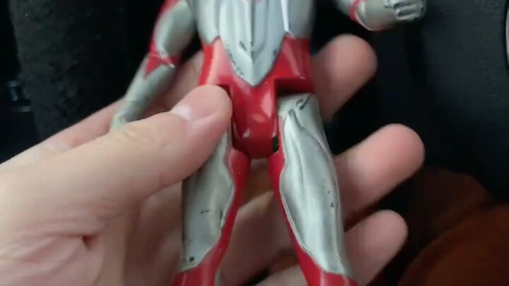 Versi Gonggongan Anjing Milenium Ultraman, ketika saya mendapatkan Ultraman di antara Pencuri (Versi