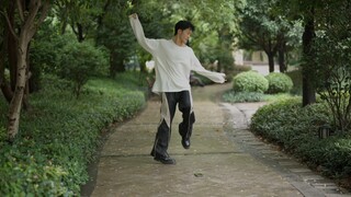 【动态视频】小孩跳着玩的，不懂事哈（这支舞一跳就跨过了6年吖）