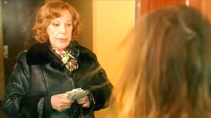 大妈将去痛片加入了蛋糕中，获得了一致好评！赚的盆满钵满#影视解说原创 #悬疑电影 #美味毒妇