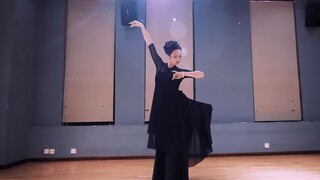 Classical Dance "You Were Born Before I Was Born" Choreography: Liu Xin Performer: Liu Xin