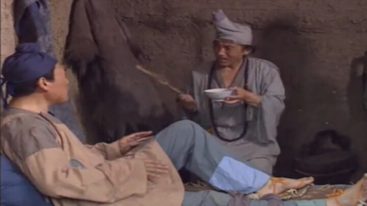 Ji Gong yang kehausan meminum segelas air dari seorang lelaki. Sebagai balasan, Ji Gong menyambungka
