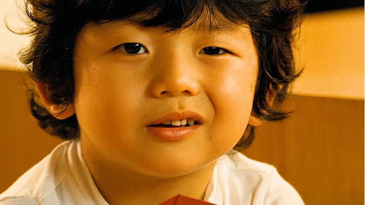 A man who has been single for over 30 years suddenly has his daughter and grandson show up