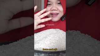 DYMA |ASMR RAW RICE EATING |Makan Beras | asmrrawriceeating| #asmrsounds  #asmr #shorts #mukbang