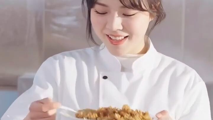 [เต็มเรื่อง Full] หญิงสาวตระกูลเชฟดูไร้พรสวรรค์ แต่ข้าวผัดดูเหมือนอาหารหมู กลับดันไปถูกใจ CEO โรงแรม