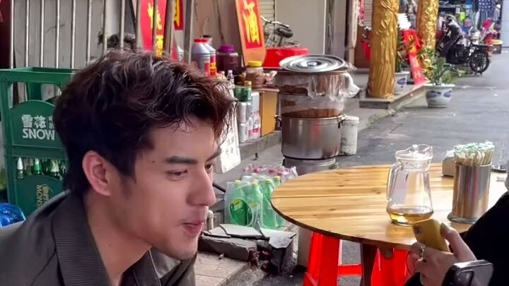 At first glance, he kind of looks like Takeshi Kaneshiro. But the longer I watch, the more I realize