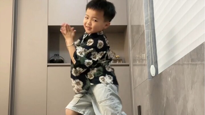 姐姐们点的舞来啦，加长版，哈哈哈哈哈他是爱你们的