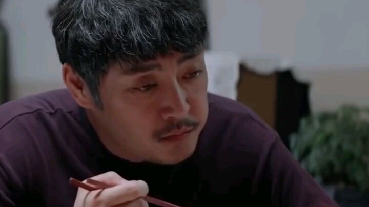 Kalau saat susah masih ada saudara yang mau meminjamkan uang, hidup ini sudah terbayar.